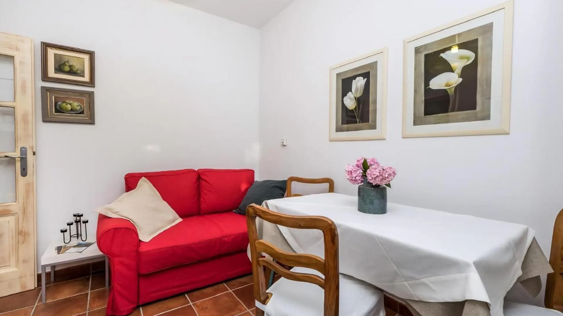 Villa Lidija Mit Pool Fuer 8 Personen Antonci  Holiday home