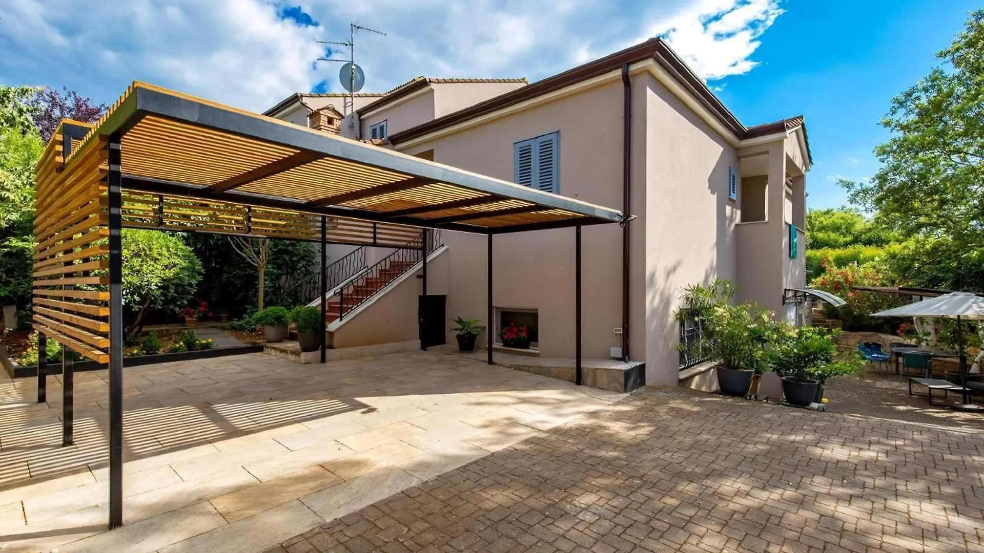 Villa Lidija Mit Pool Fuer 8 Personen Antonci